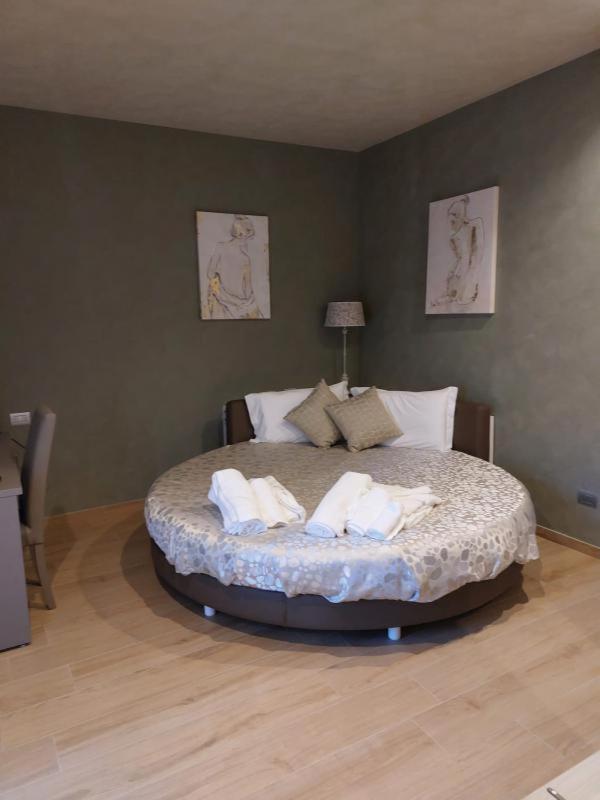 Geraci Siculo Notti O' Tunn Luxury Rooms In Centro מראה חיצוני תמונה